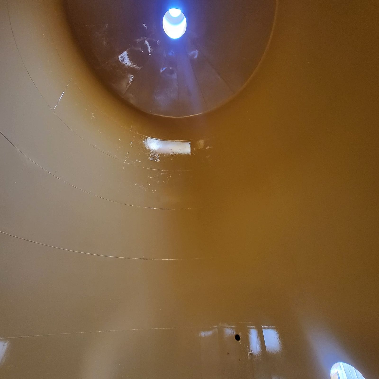 Verniciatura silos in ferro per cantina - Dopo